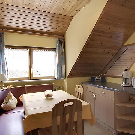 Zur Linde Фермерский дом *